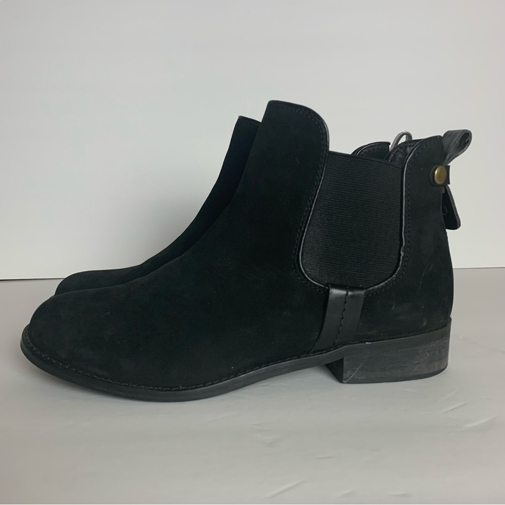 STEVE MADDEN BLACK BOOTIES